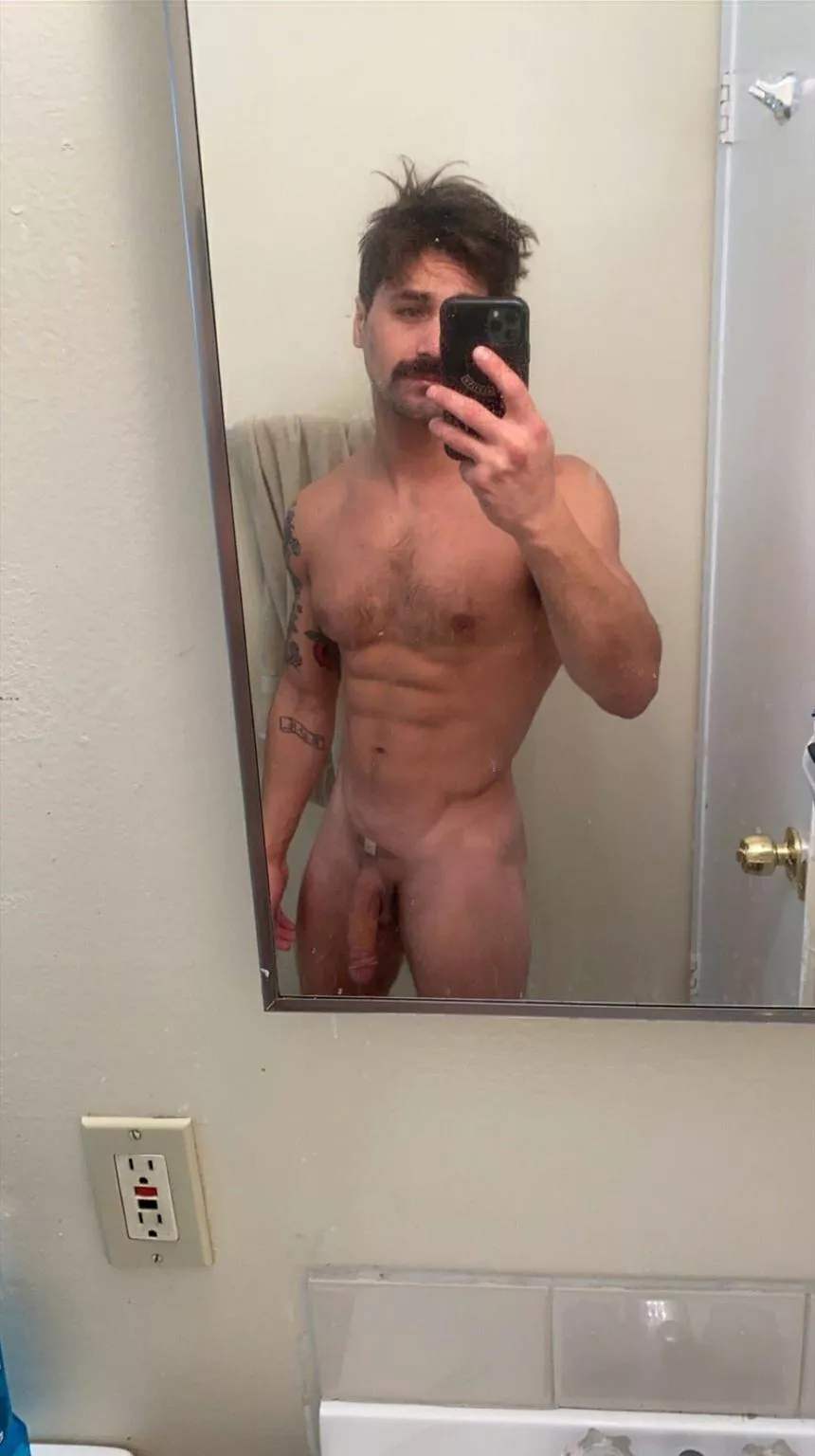 Dm me, let's have some fun 😈 Dm me, let's have some fun 😈