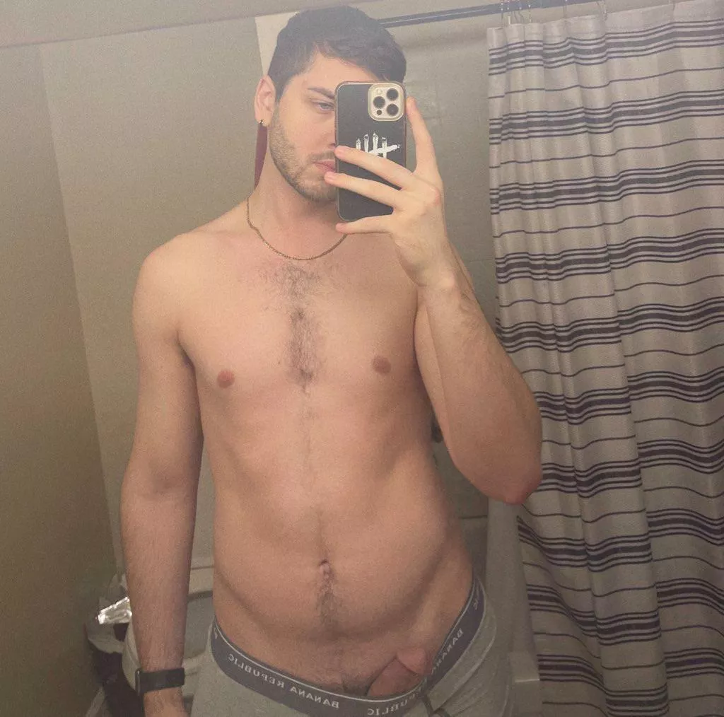 do bottoms like it rough? 👀😈