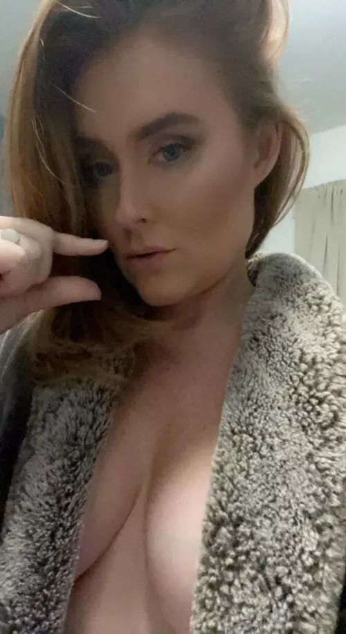 Do I get to laugh at your pathetic little cock next 😈