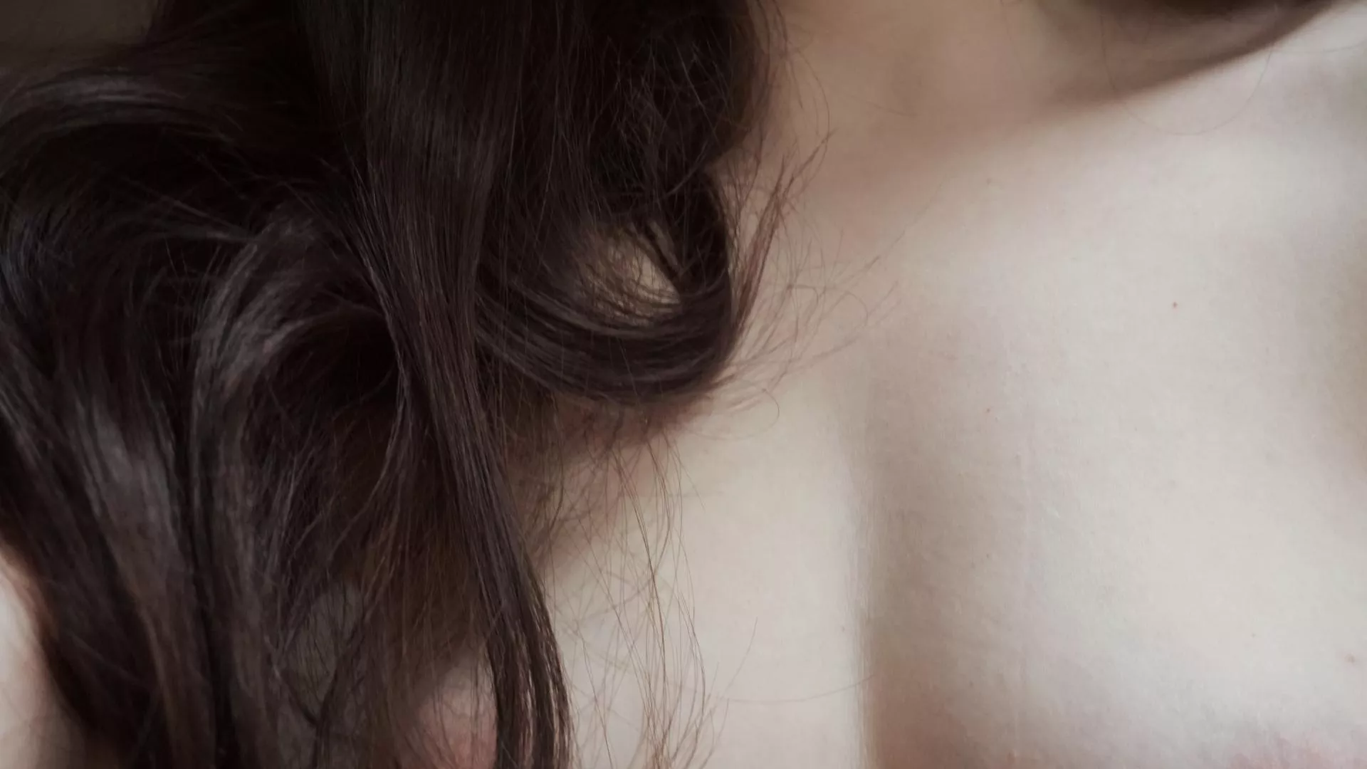 Do I have nice bones ? 😈 OF@freyasbodx