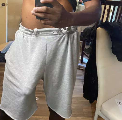 Do I look good in grey sweatpants? 😈