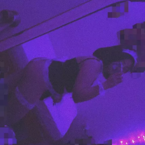 do i look good in this maid out(f)it? 👉🏻👈🏻