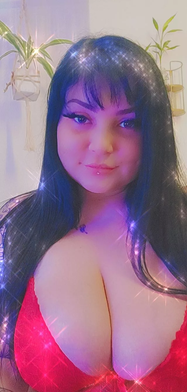 Do i look kinda spankable? 🥺