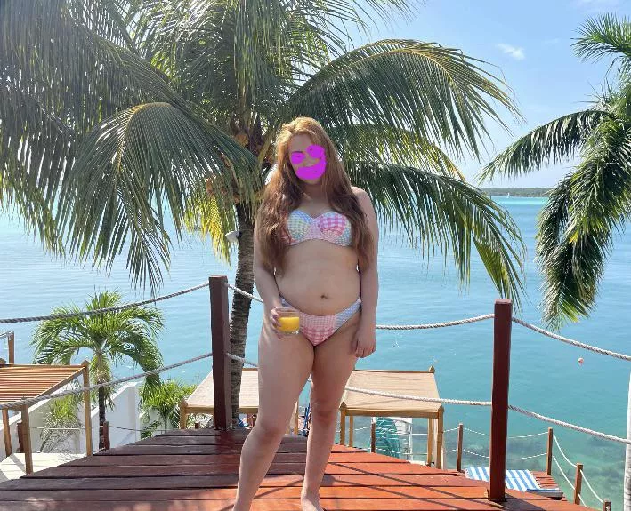 Do I look ok in a bikini? 😁 FREE subscription 😘💕
