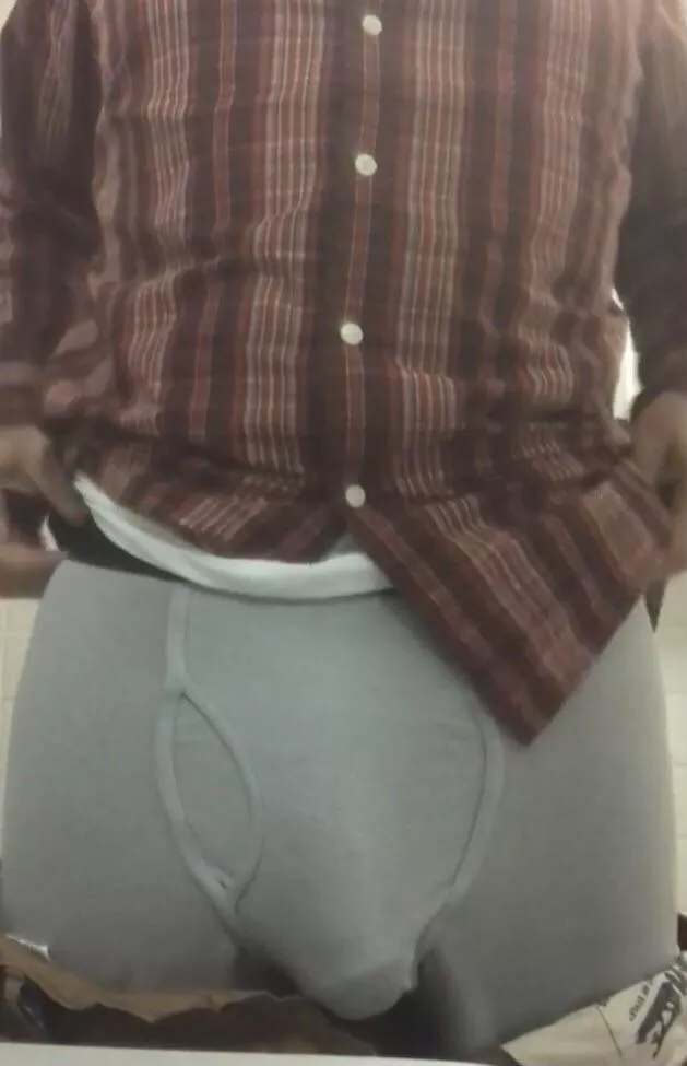 Do I really have to tag a post on cockoutline nsfw??