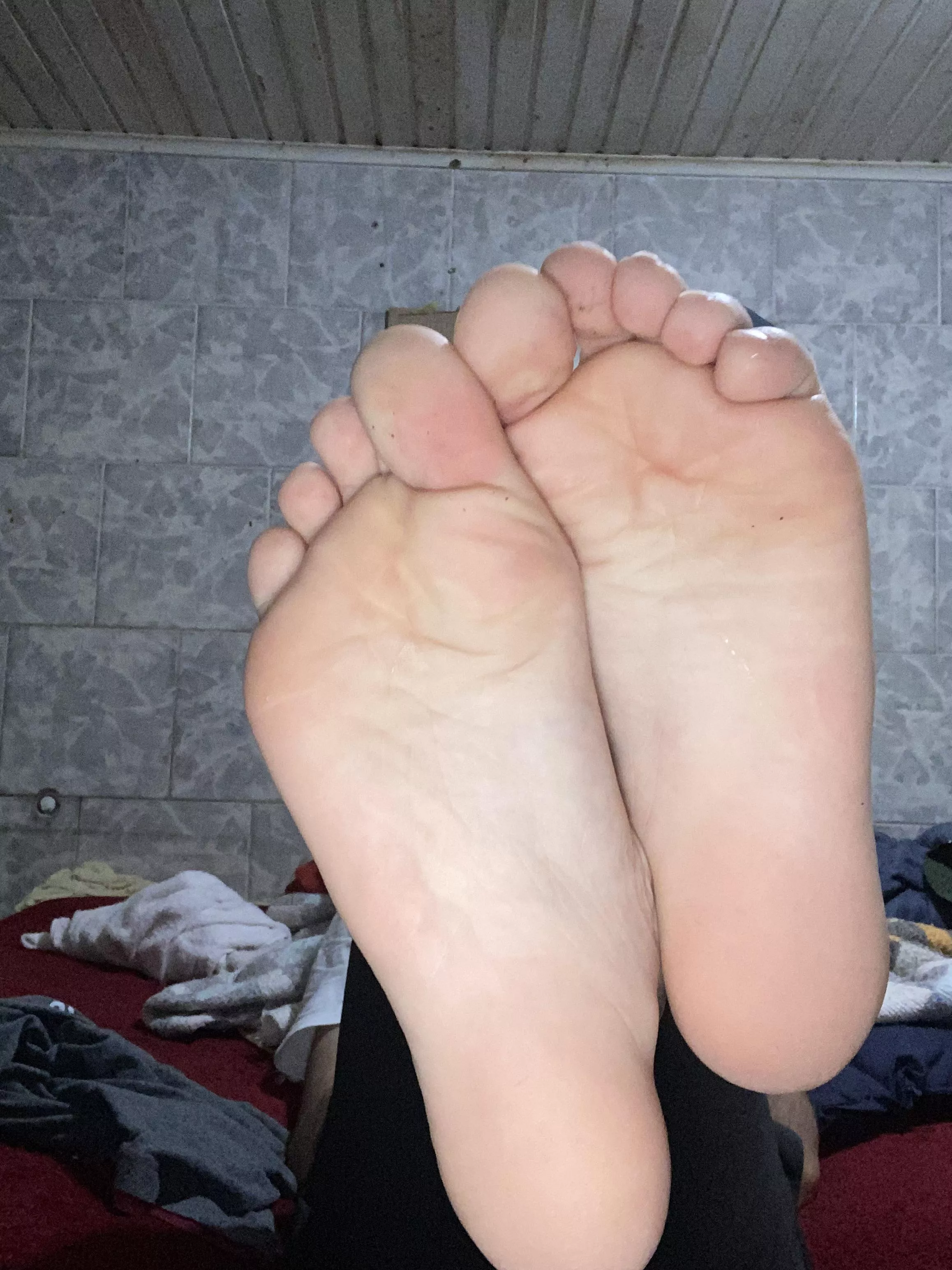 do my feet please you? wanna get naughty w them? 🙈👅 dms open
