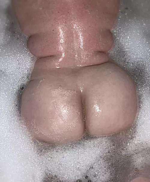 Do the bubbles make my butt look big (f50)?