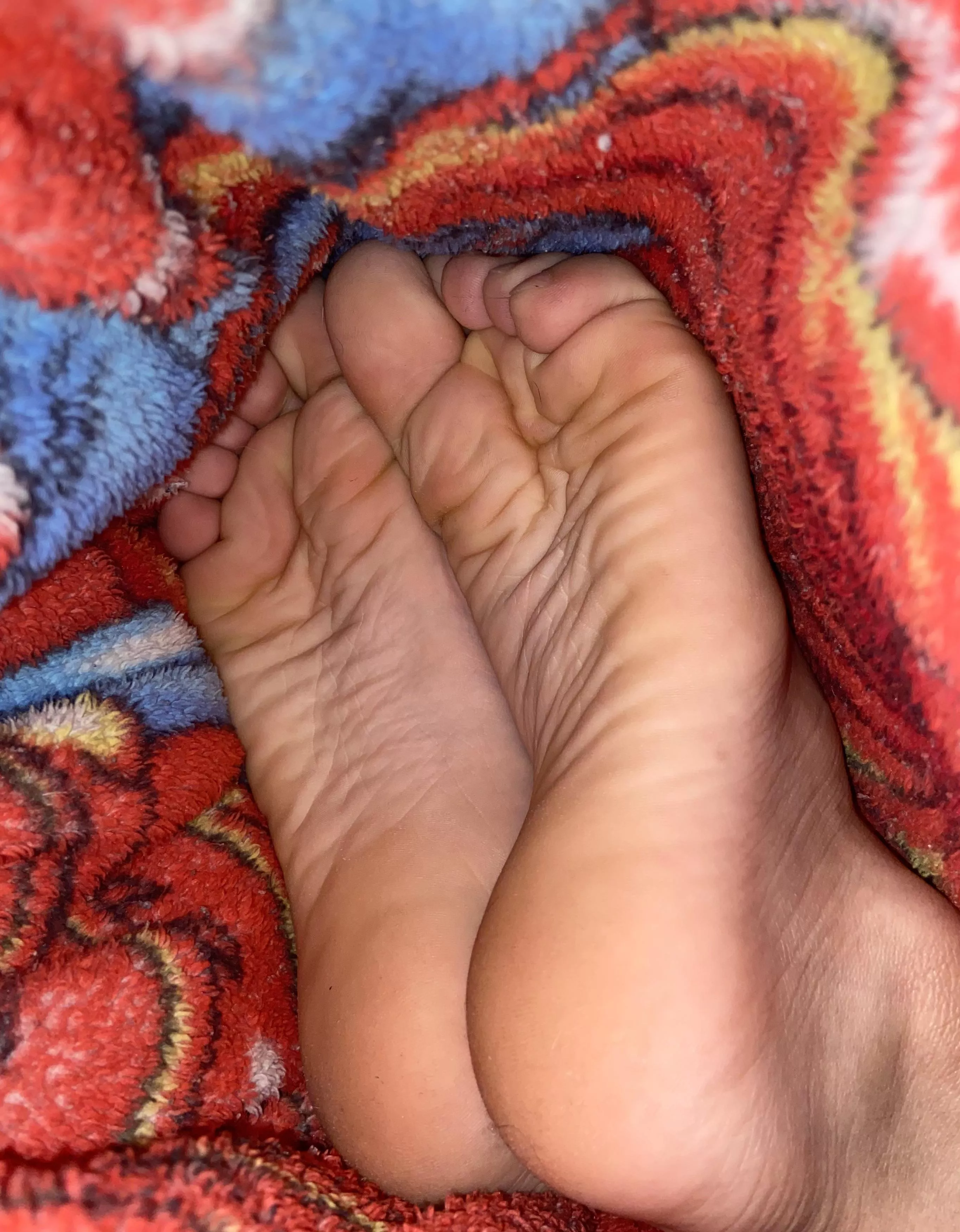 do u like my shy feet? 🙈 but they got naughty w a dick in between 😈😋 dms/pms r welcome