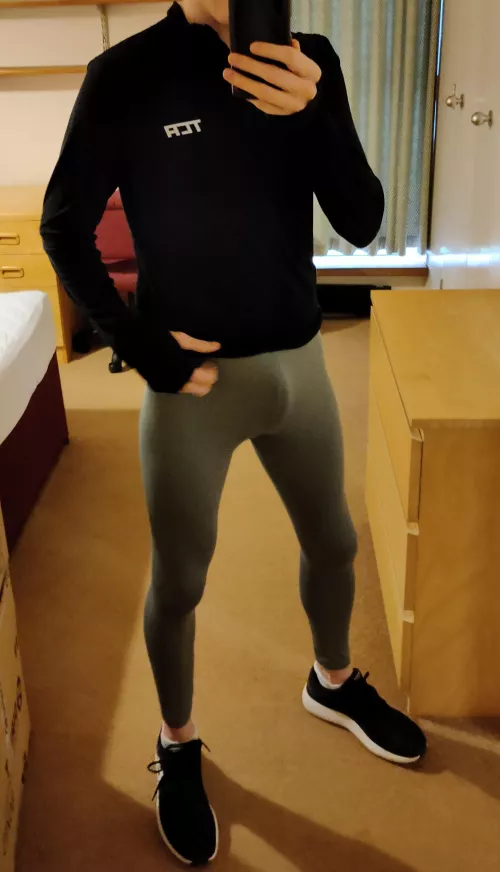 Do y'all like twinks in running tights?