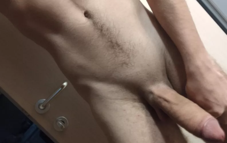 do you appreciate shaved austrian cocks? 🙃
