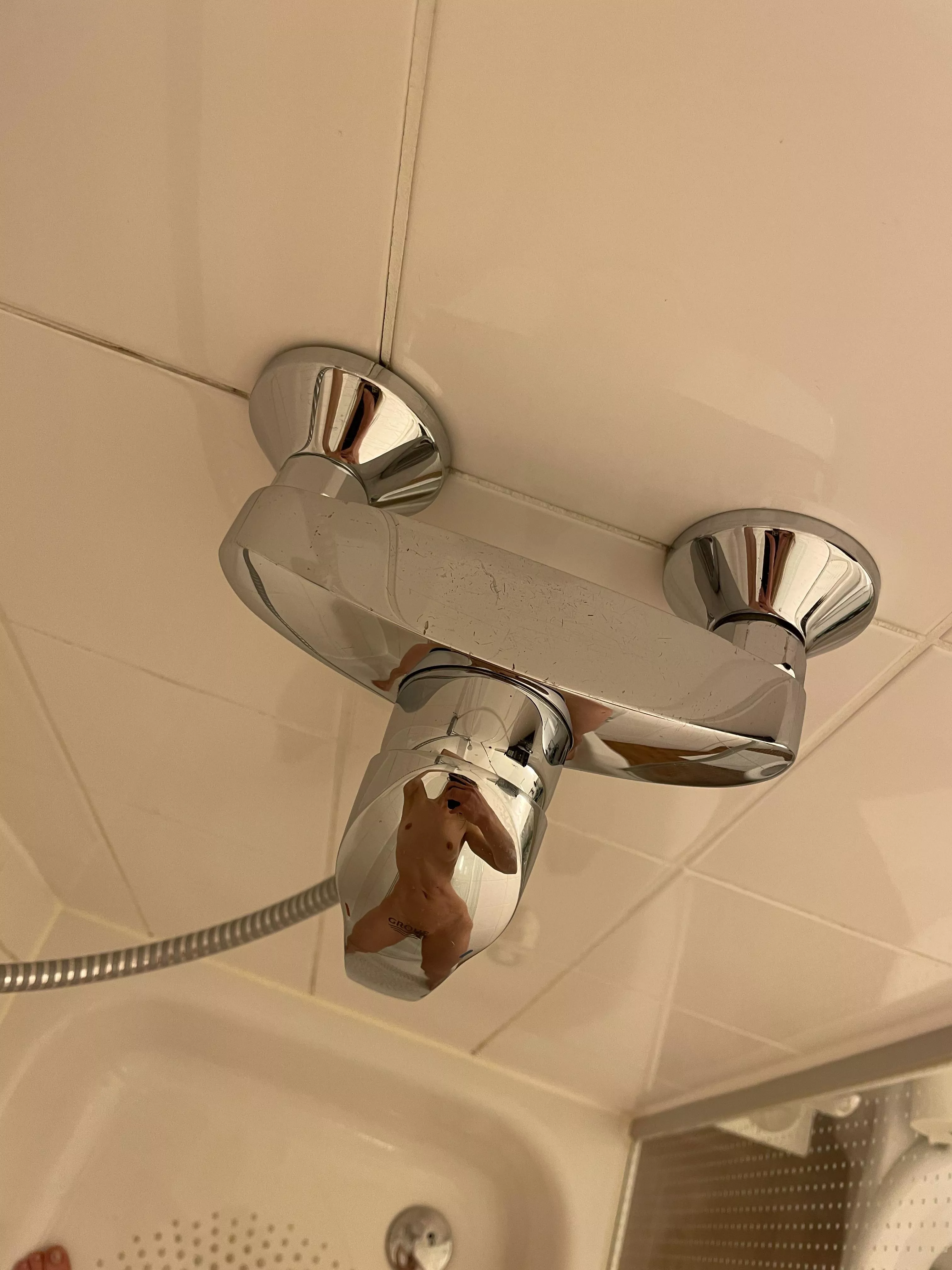 Do you count this as a mirror selfie?