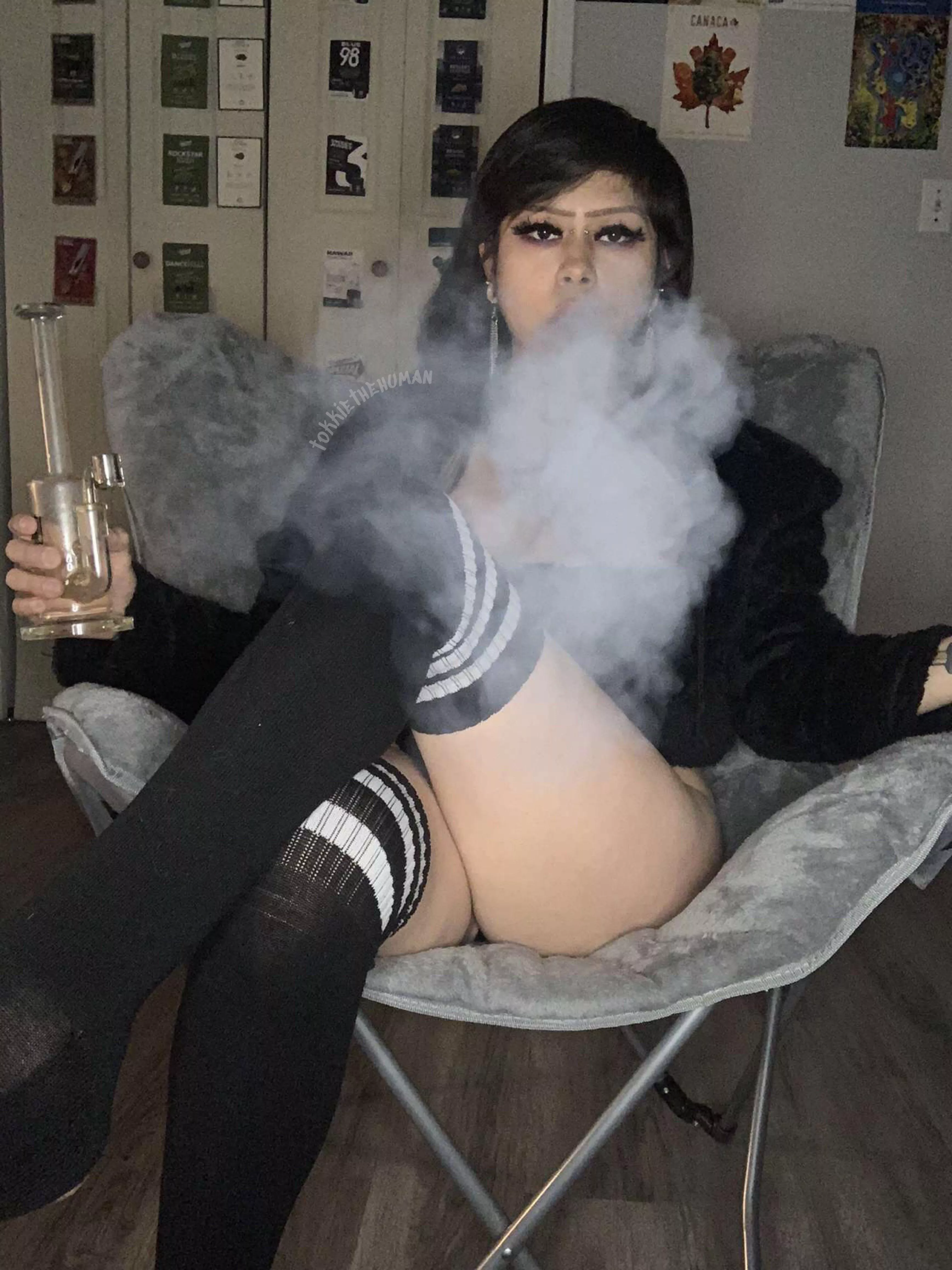 Do you dare approach and ask to sesh with me?