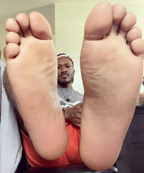 Do you get turned on by your own feet? I do.