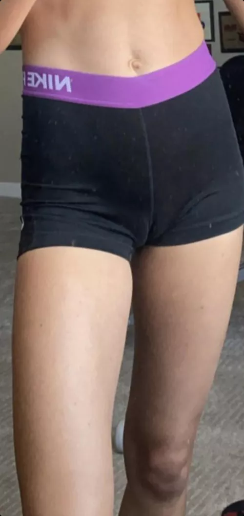 Do you guys like my 18 year old toe? I wear this everytime and I dont know why man look at me. 🤭