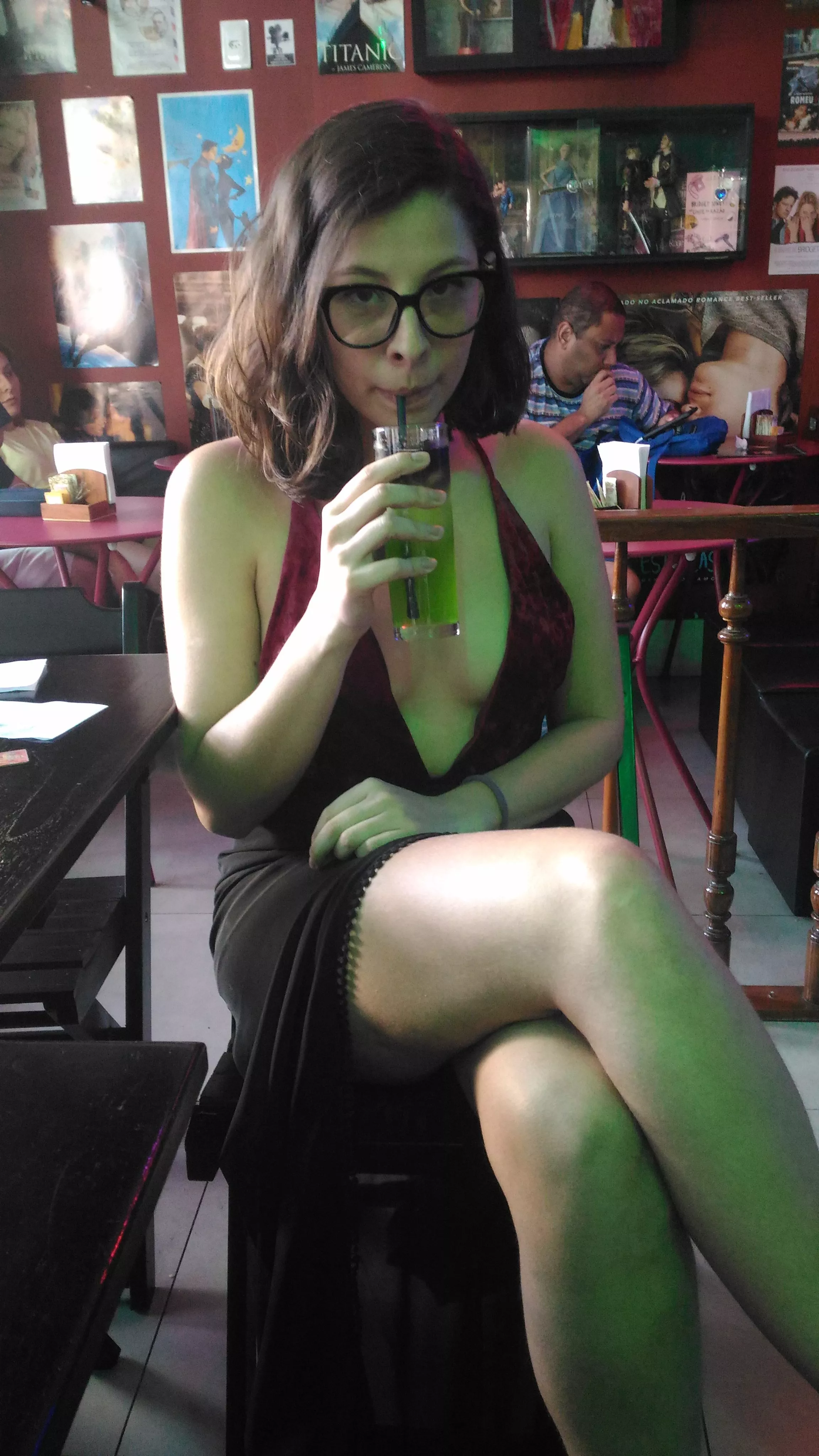 Do you have plans for today or wanna join me for a drink? 🍷💖