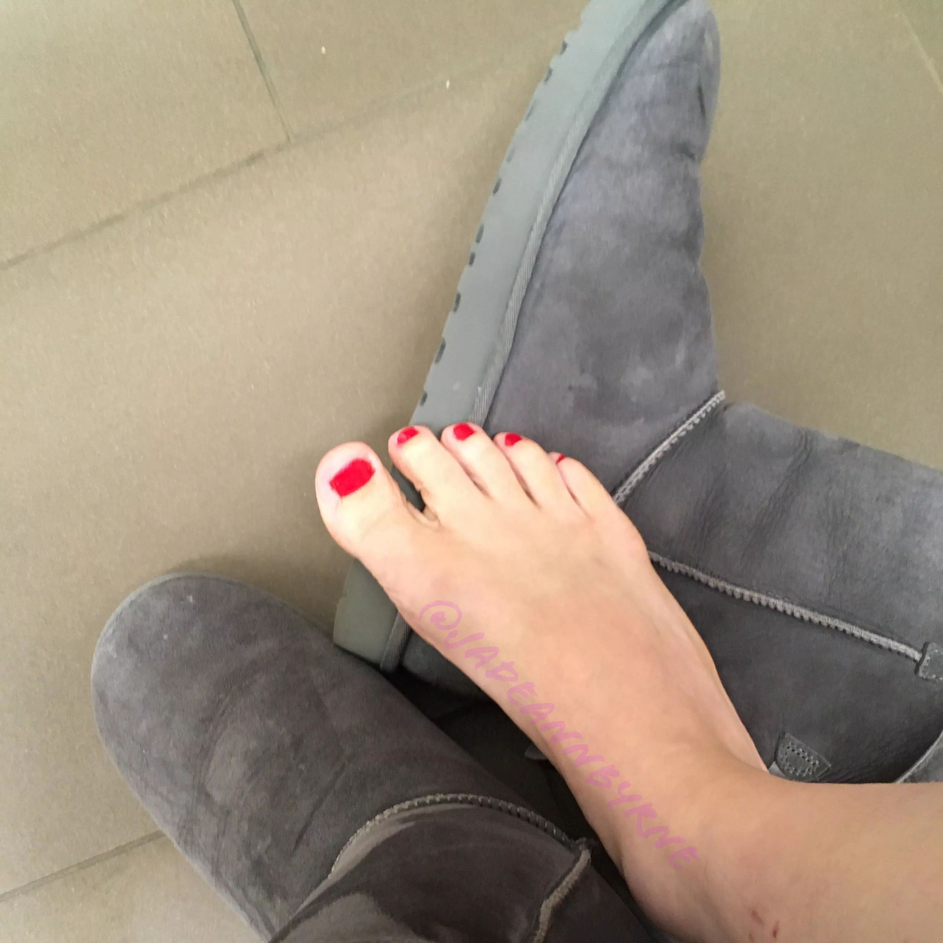 Do you know how sweaty my feet get in a pair of Ugg in California? Do you know how sweaty my feet get in a pair of Ugg in California?