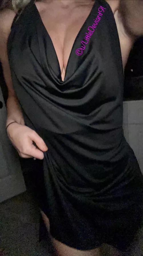 Do you like a mom in a tight dress?