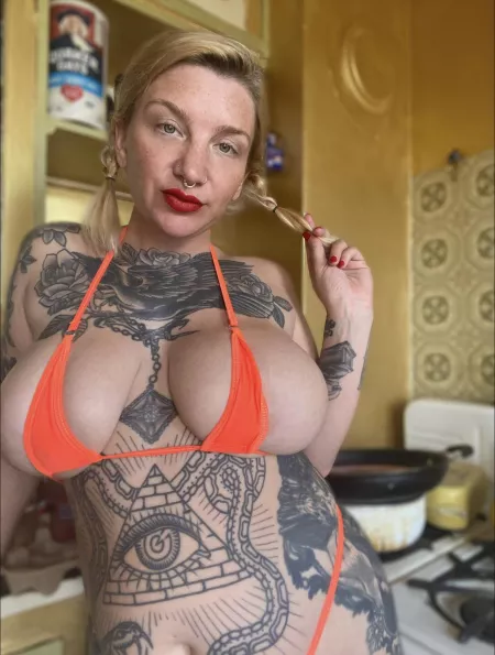 Do you like curvy tattooed girls? π₯°πππ