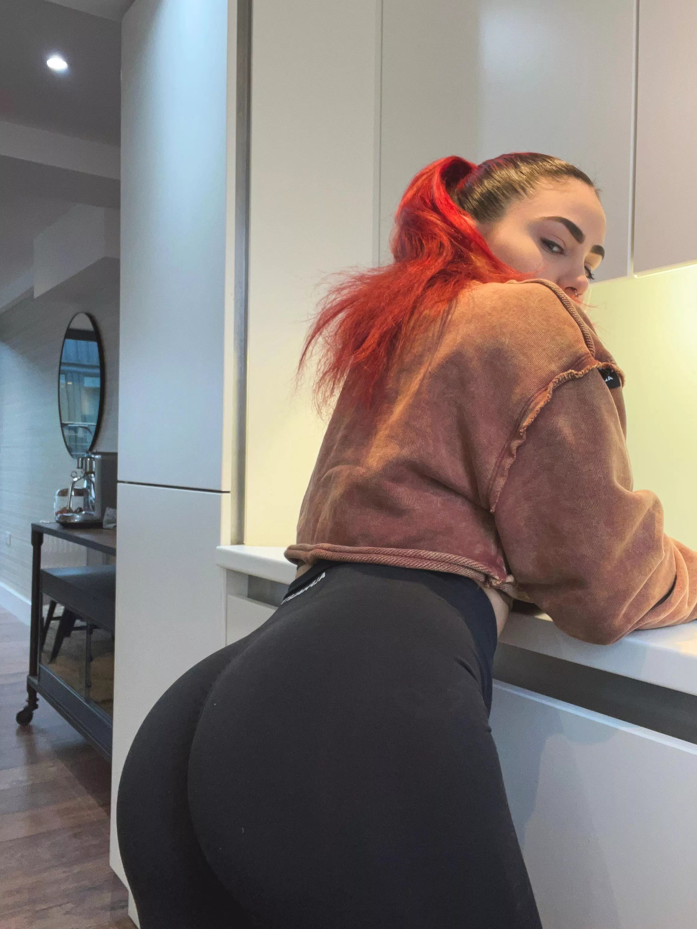 Do you like girls in gym leggings? 🥰