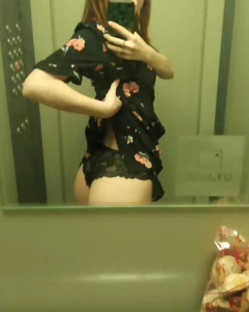 Do you like goth PAWGs?