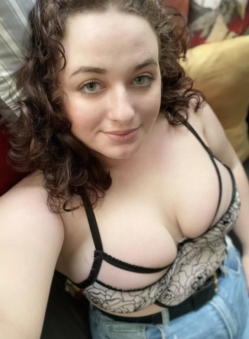 Do you like green eyes? (F)