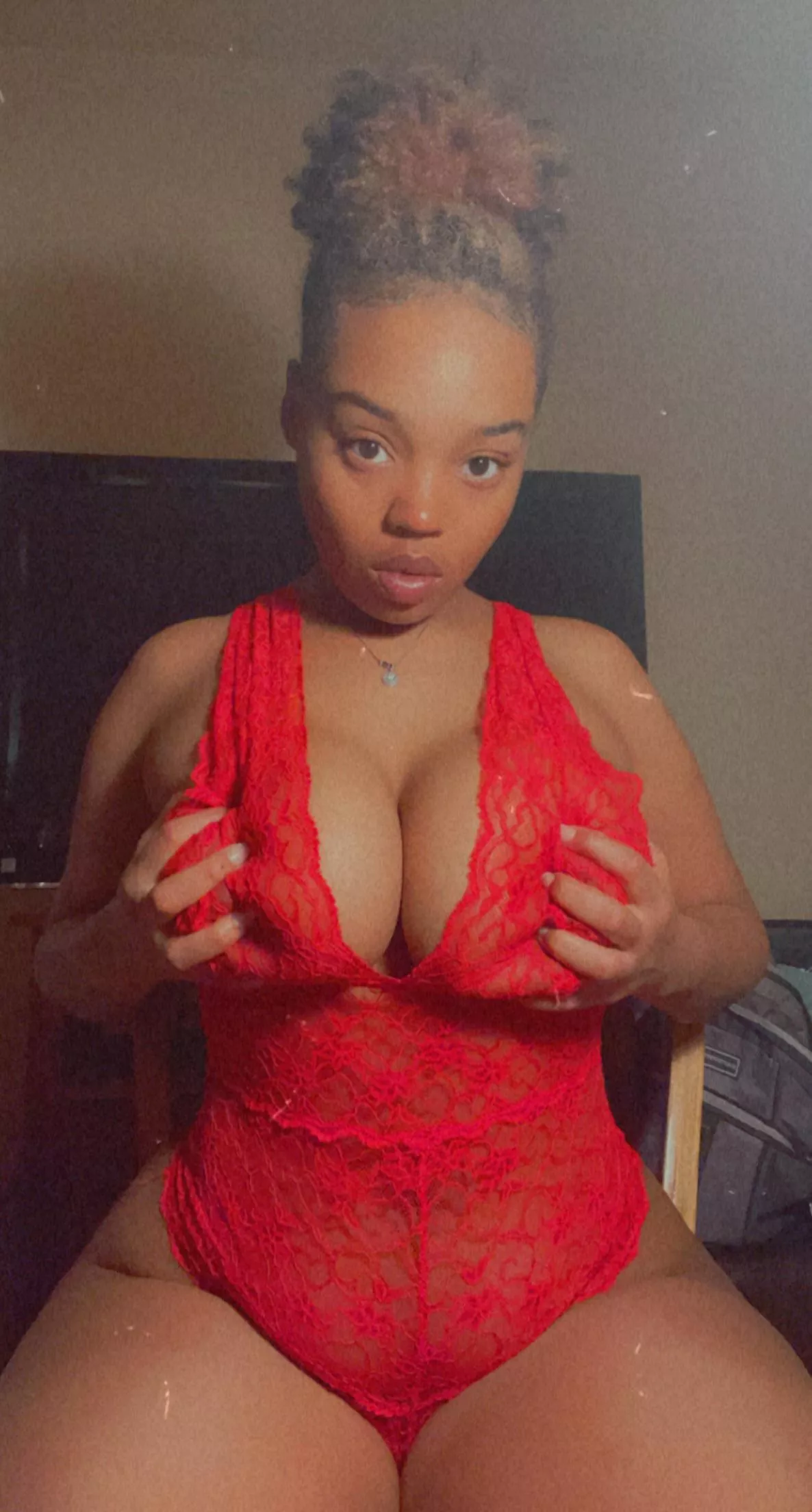 Do you like how small my waist is Do you like how small my waist is