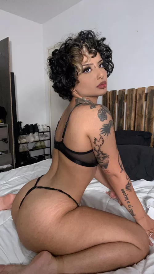 do you like it thick? 🖤