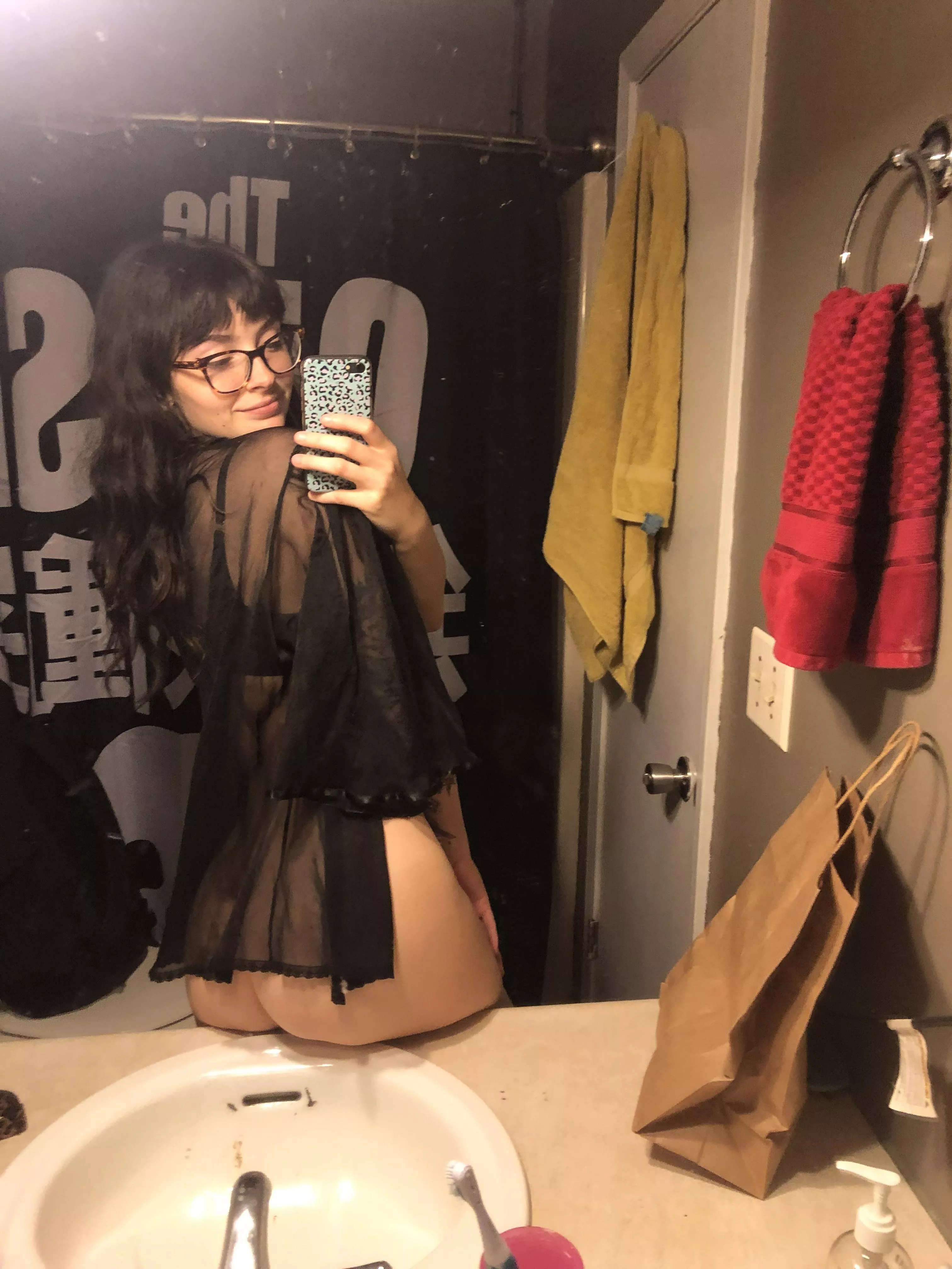 Do you like me sitting on the sink for you?