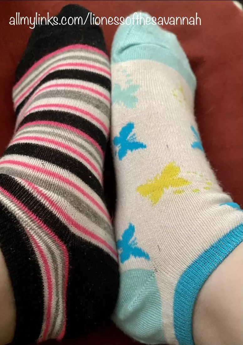 Do you like mismatched socks? 🧦🧦 Do you like mismatched socks? 🧦🧦