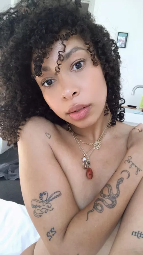 Do you like mixed girls with tattoos? Dutch x Surinamese