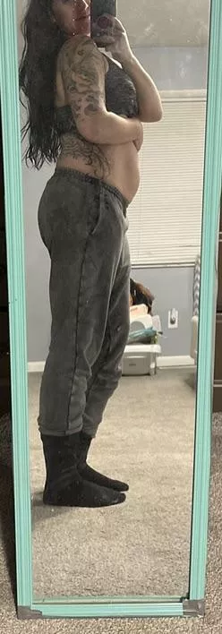 Do you like my baby bump? it’s more predominant every day ♥️