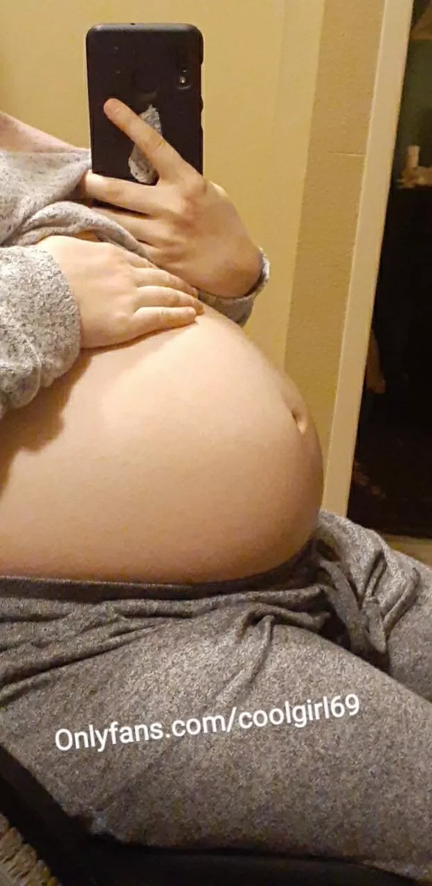 Do you like my belly at 22 weeks? Do you like my belly at 22 weeks?