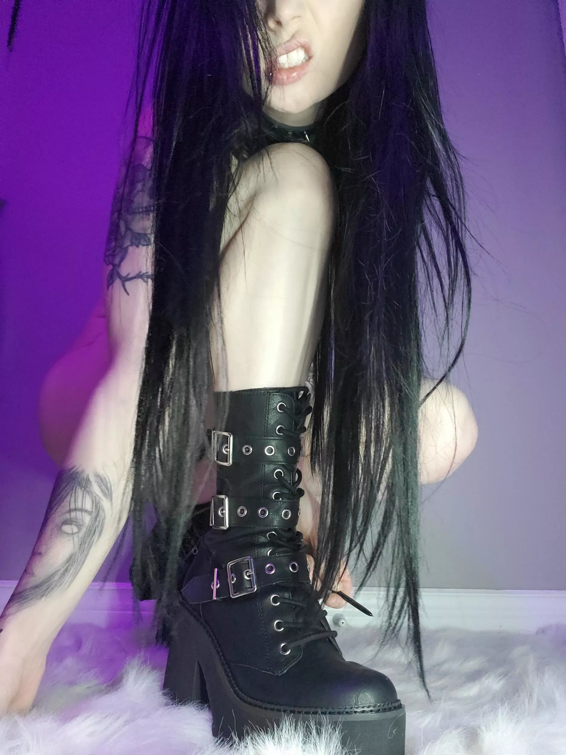 Do you like my boots? ;)