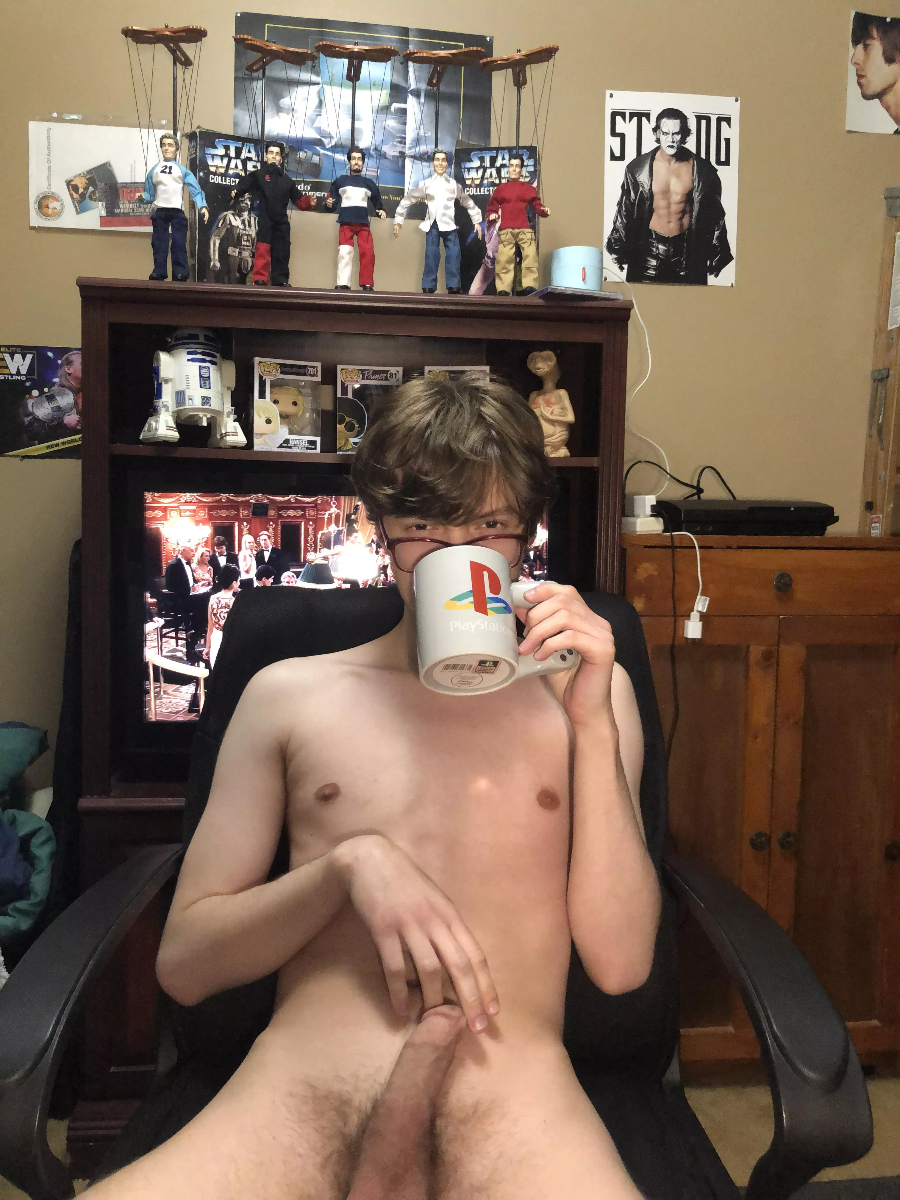 Do you like my cup? 🎮 ☕️