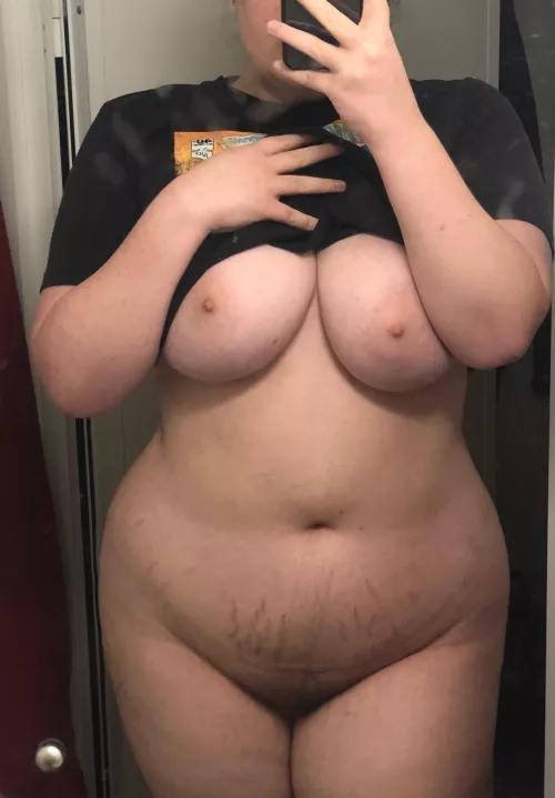 Do you like my curves?😜