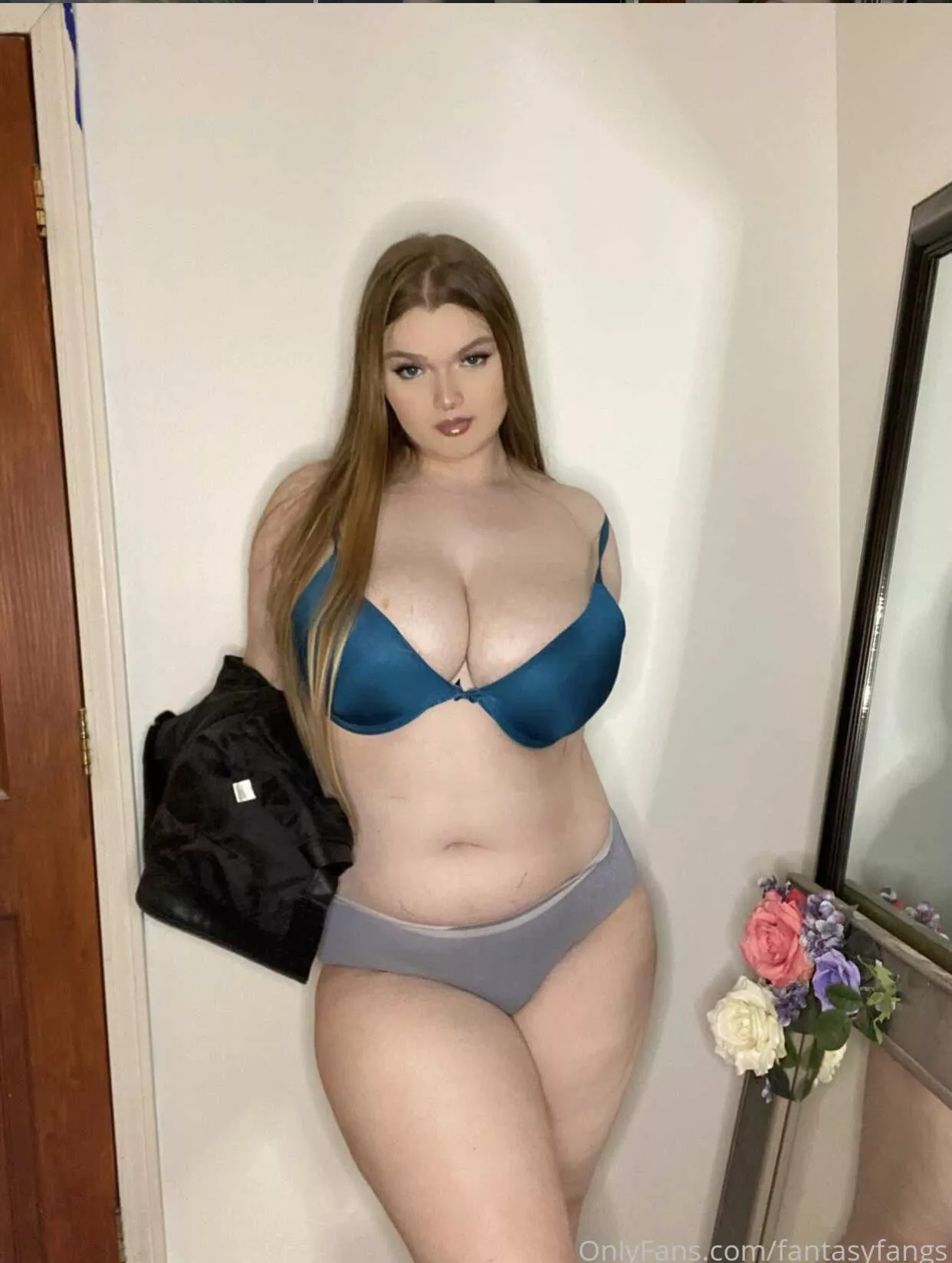 do you like my curves? 💕 do you like my curves? 💕