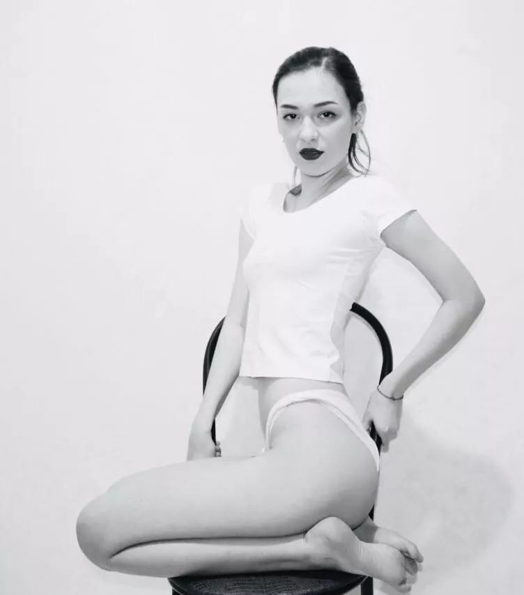 Do you like my cute legs?