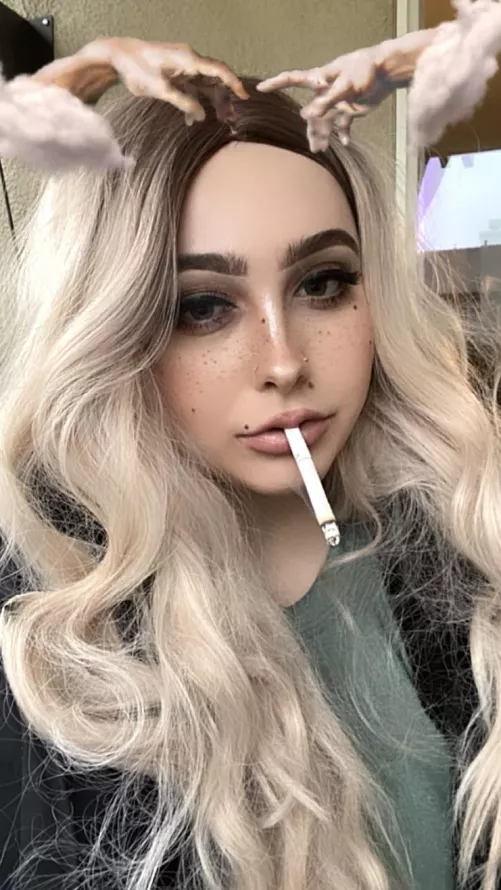 do you like my dangle? 🖤