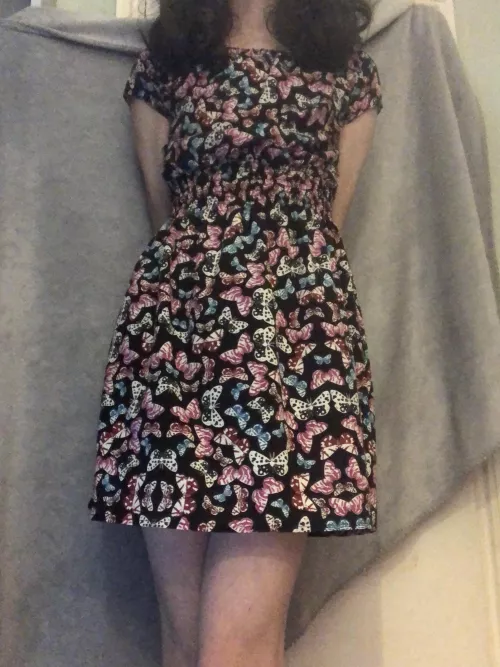 Do you like my dress? 😊