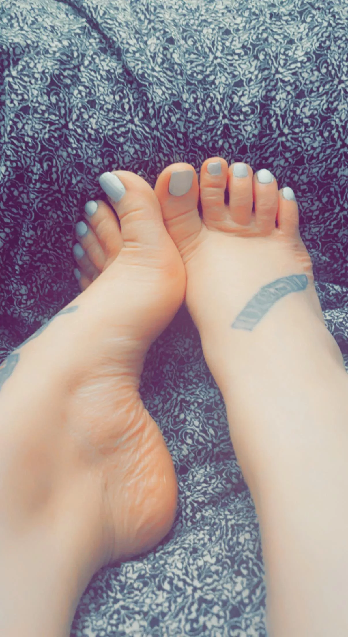 Do you like my high arch, wrinkles and chubby toes Do you like my high arch, wrinkles and chubby toes
