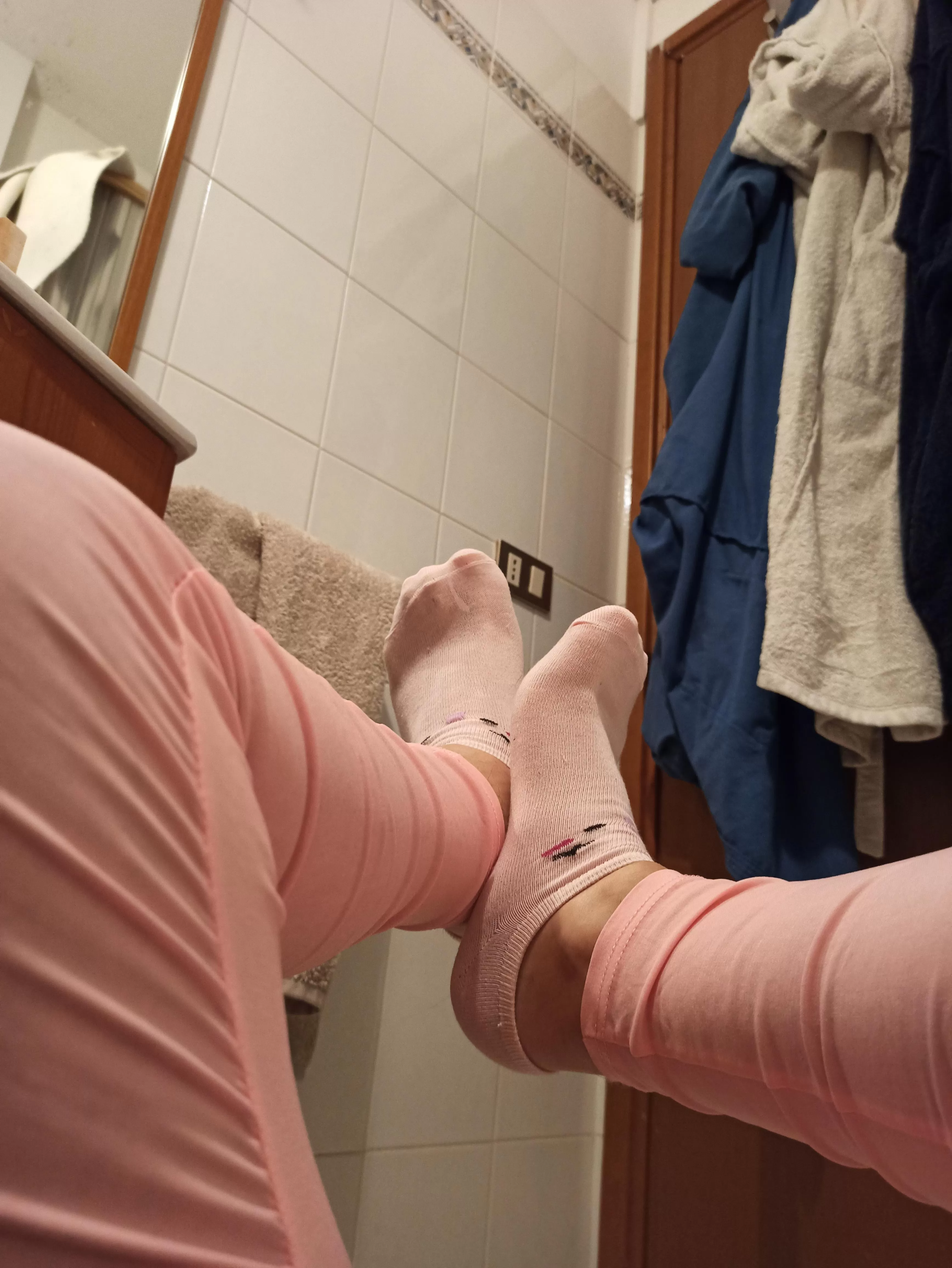 Do you like my kitty socks?π₯Ίπ Do you like my kitty socks?π₯Ίπ
