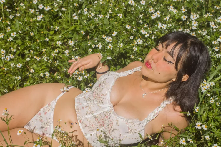 Do you like my lingerie? 😏