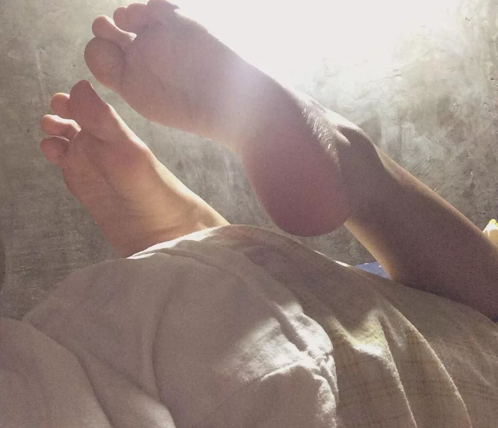 Do you like my little feet? π₯Ίπ Do you like my little feet? π₯Ίπ