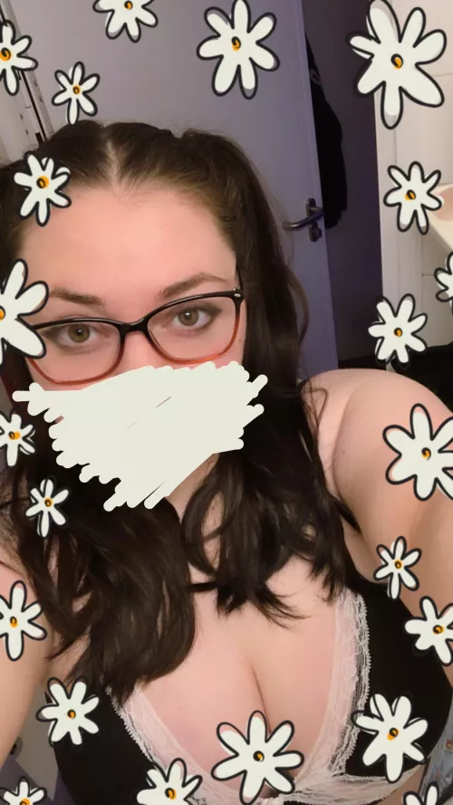 Do you like my new glasses? ☺️