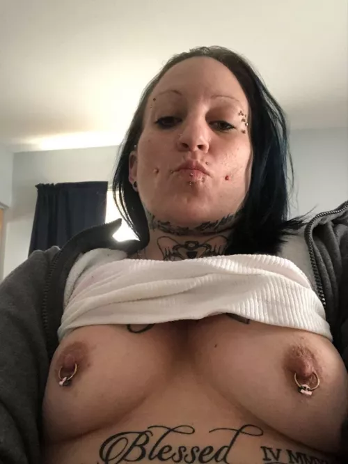 Do you like my new piercings @mickeyfucksmallory