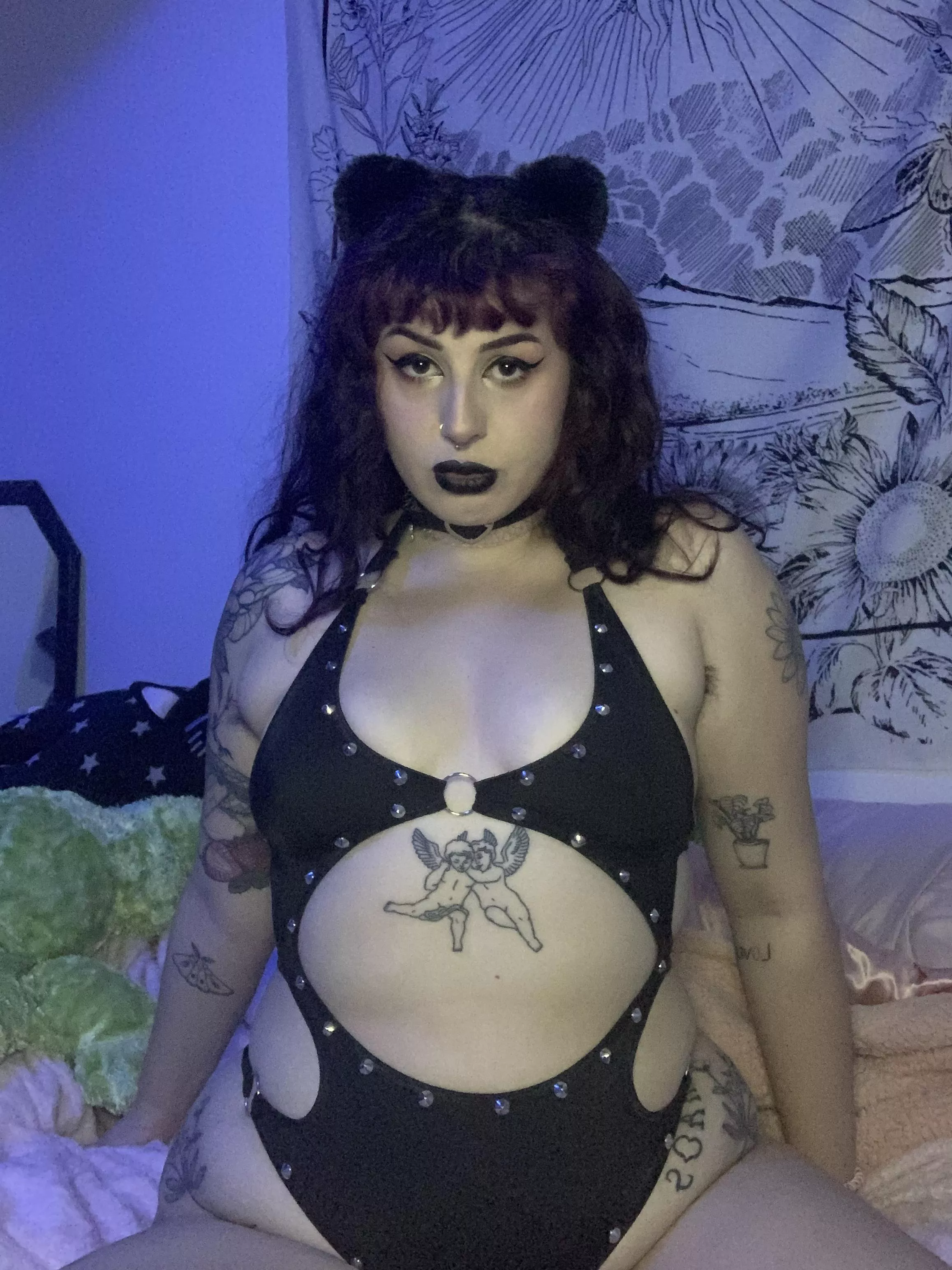 do you like my pretty makeup, baby?