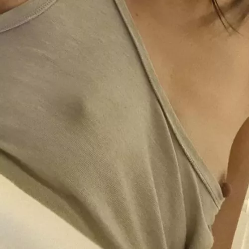 Do you like my singlet top ?