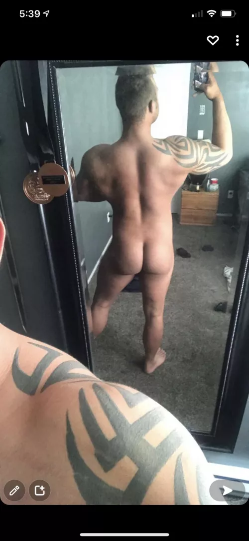 Do you like my smooth butt? Dms open 🙈👀