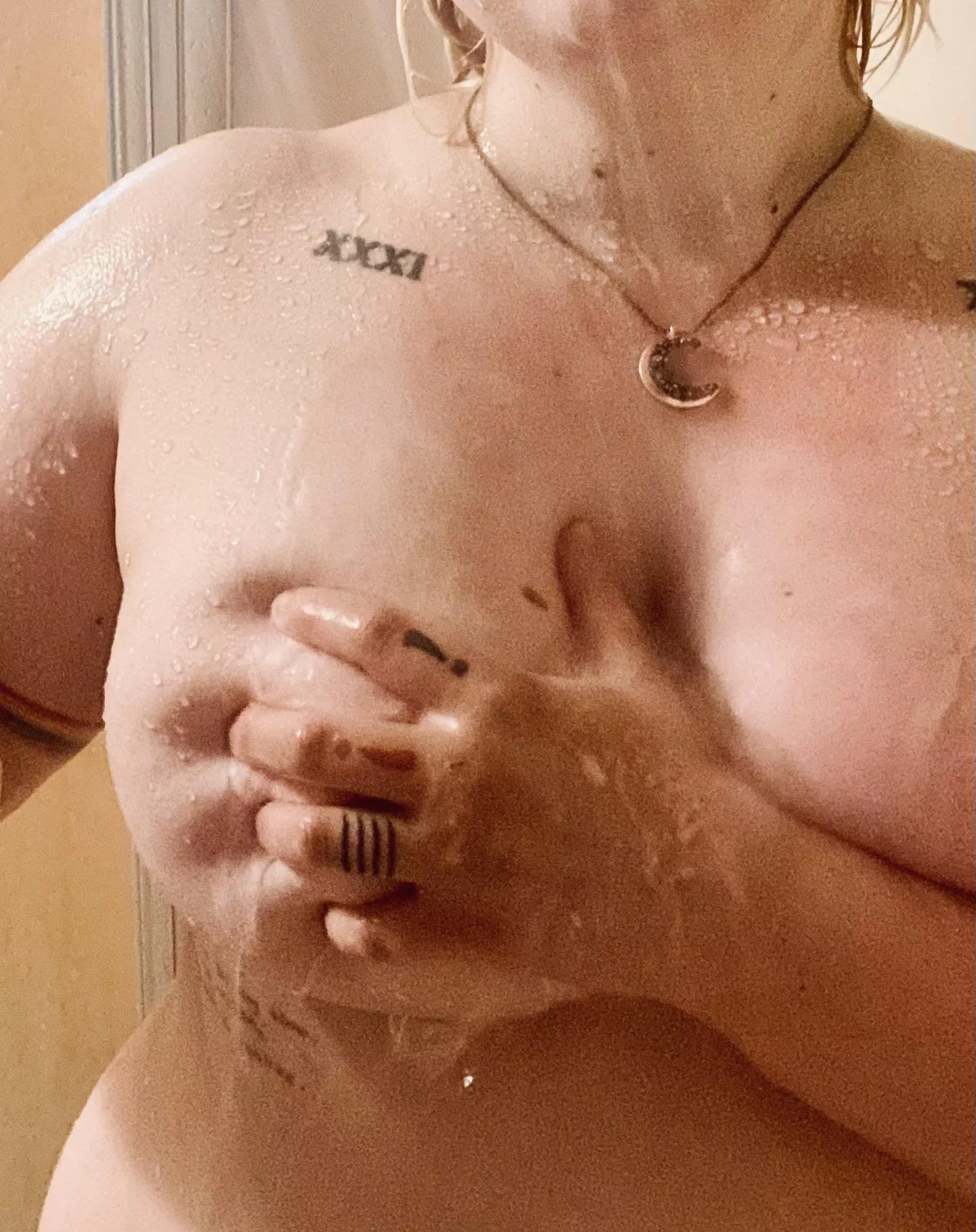 Do you like my soaking wet tits 🚿 Do you like my soaking wet tits 🚿