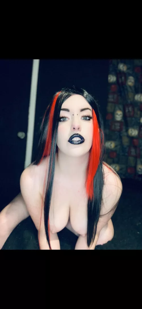 Do you like red on me? π€